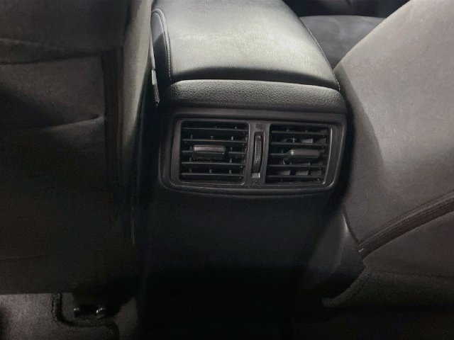 Used 2015 Nissan Rogue S FWD image 24