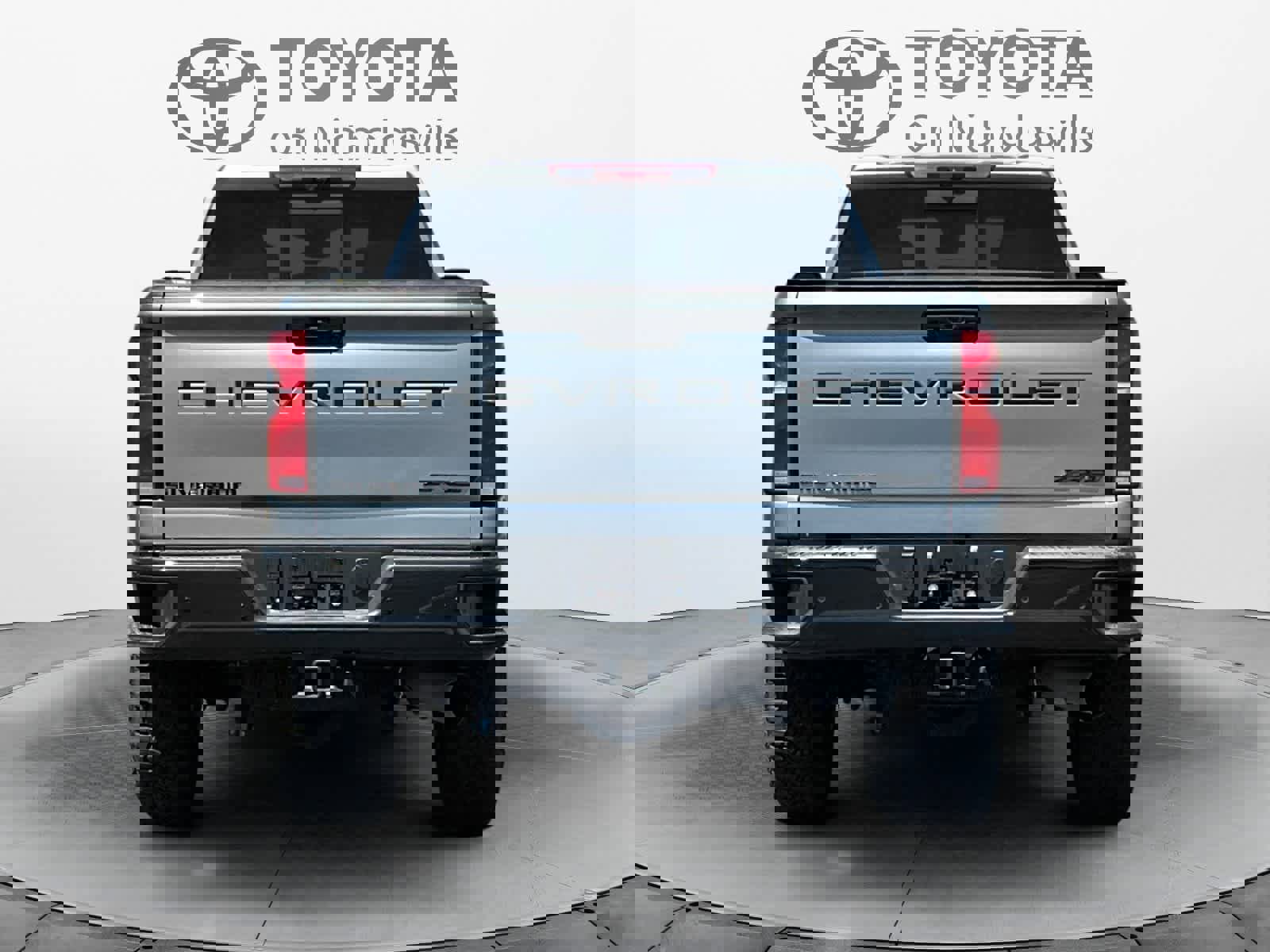 Used 2025 Chevrolet Silverado 2500 ZR2 w/ Technology Package AWD/4WD image 4