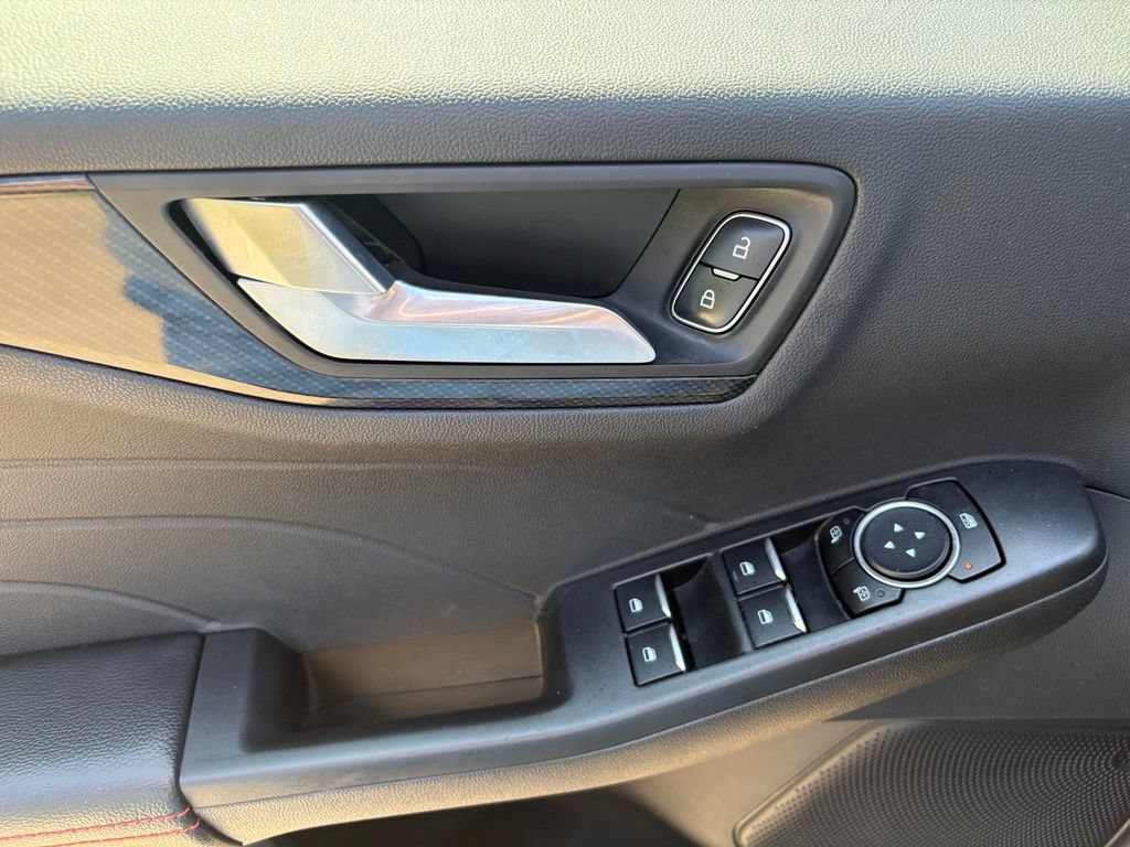 Used 2023 Ford Escape ST-Line Select AWD/4WD image 14