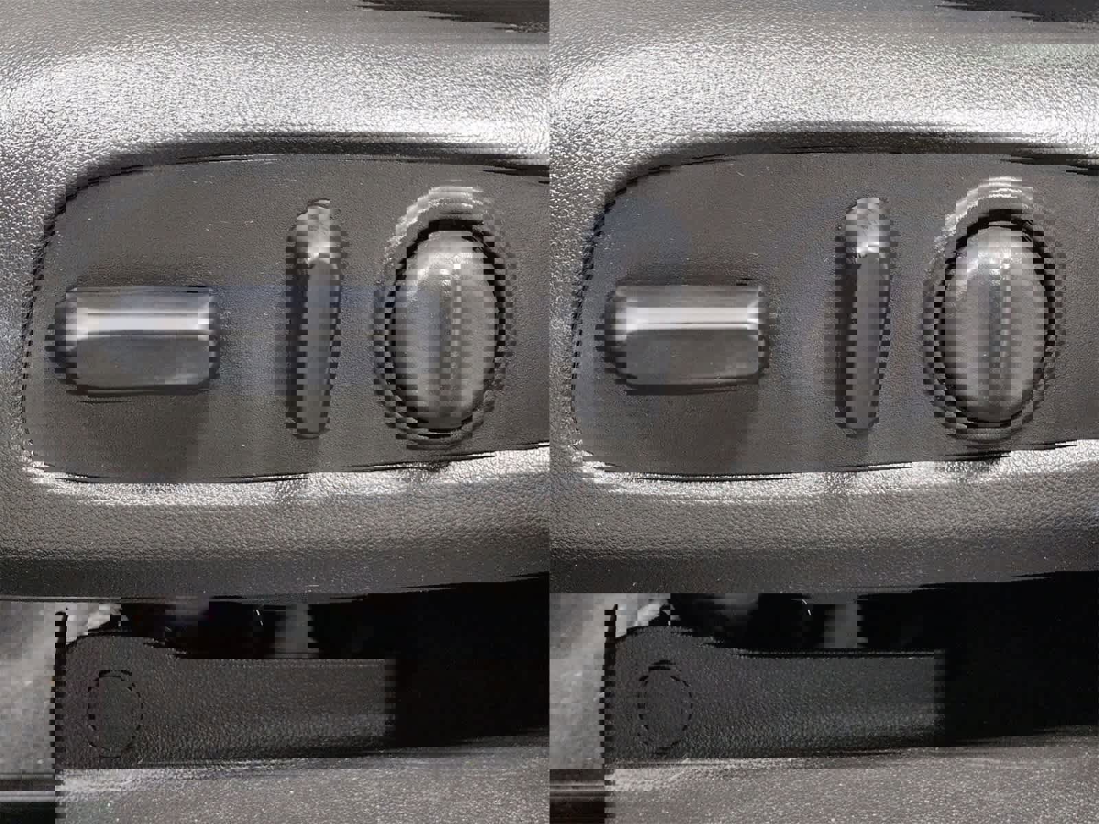 Used 2021 Chevrolet Blazer RS w/ Enhanced Convenience Package image 18