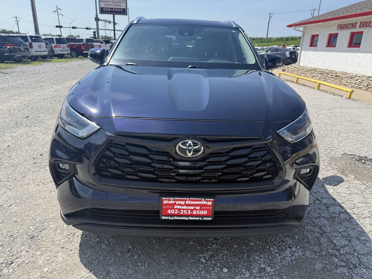 Used 2021 Toyota Highlander XLE AWD/4WD image 8