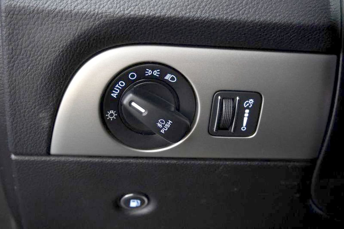 Used 2020 Dodge Durango SXT image 27