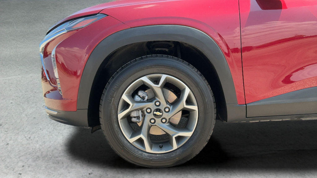 Used 2025 Chevrolet Trax LT w/ LT Convenience Package FWD image 22