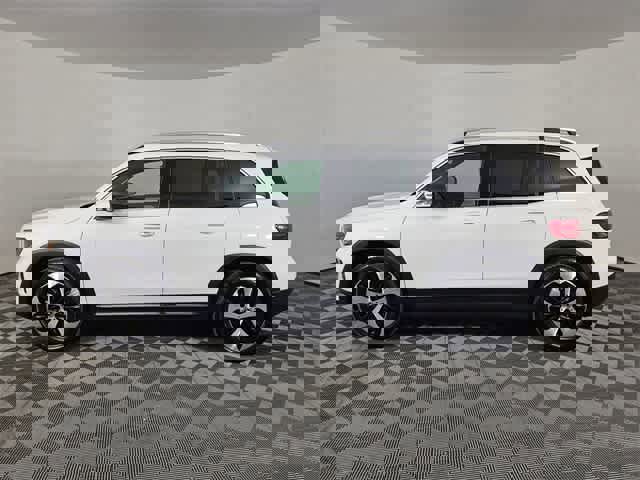 Certified 2025 Mercedes-Benz GLB 250 4MATIC image 15