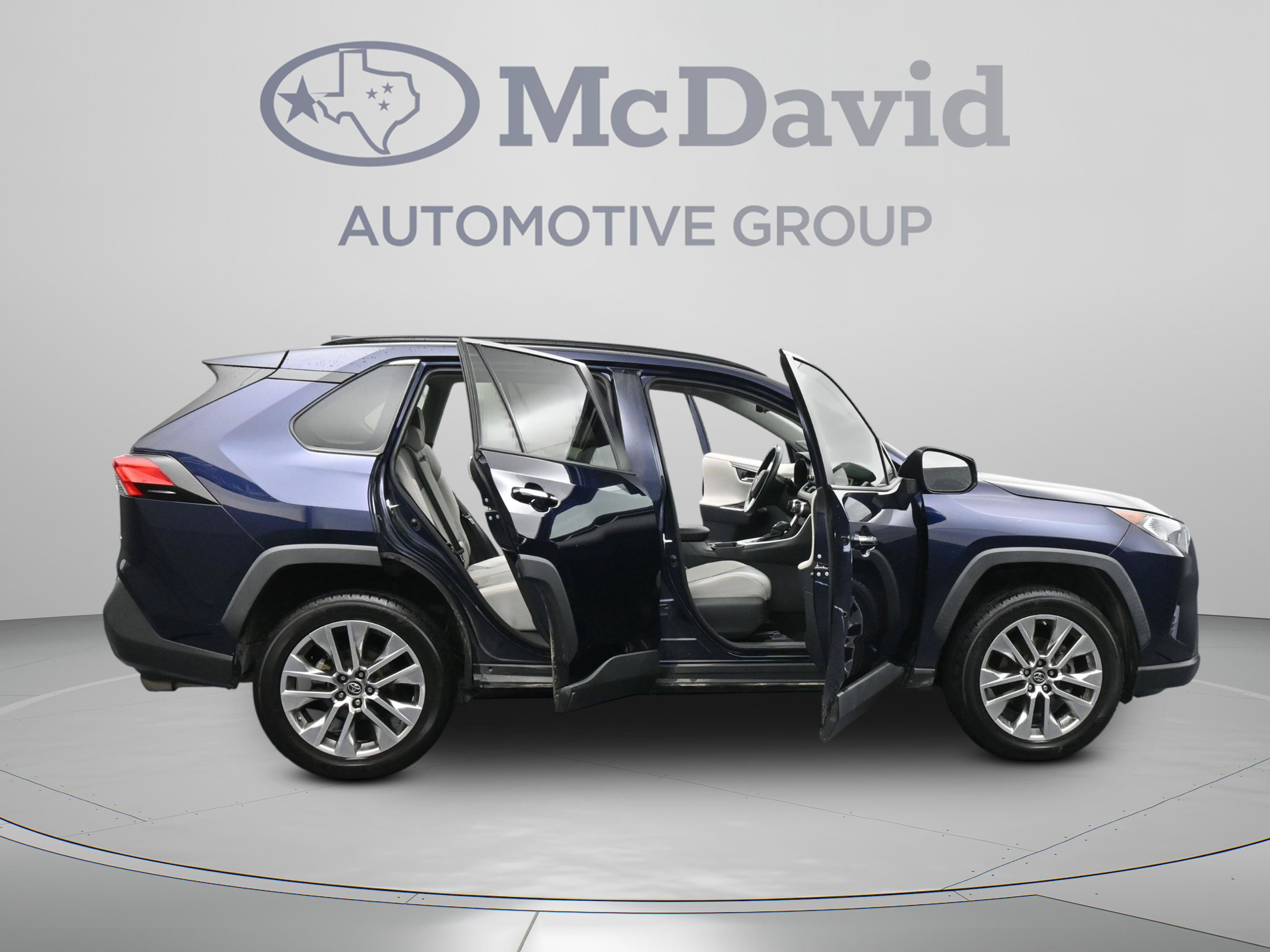 Used 2019 Toyota RAV4 Limited w/ Cold Weather Package FWD image 41