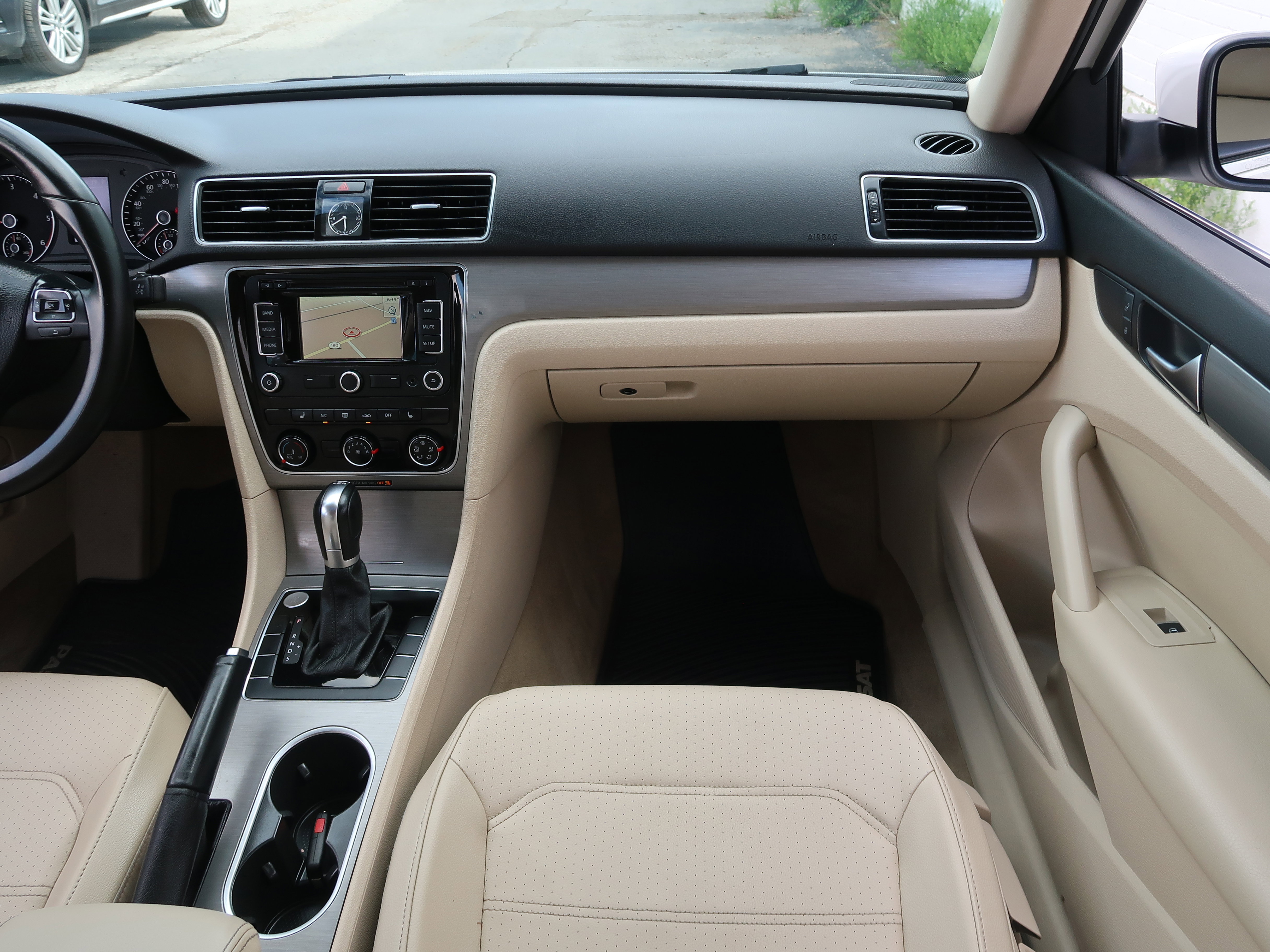 Used 2014 Volkswagen Passat TDI SE FWD image 15