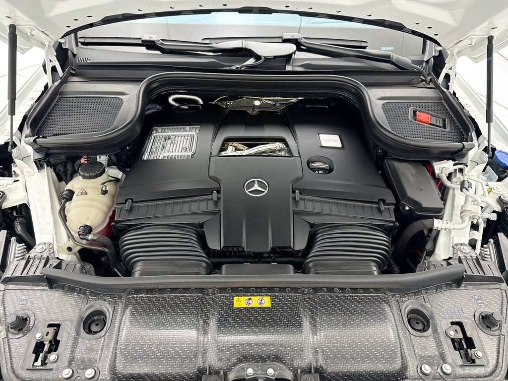 Used 2025 Mercedes-Benz GLS 580 4MATIC image 28