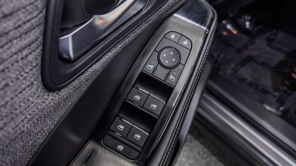 Used 2023 Nissan Rogue SV image 22