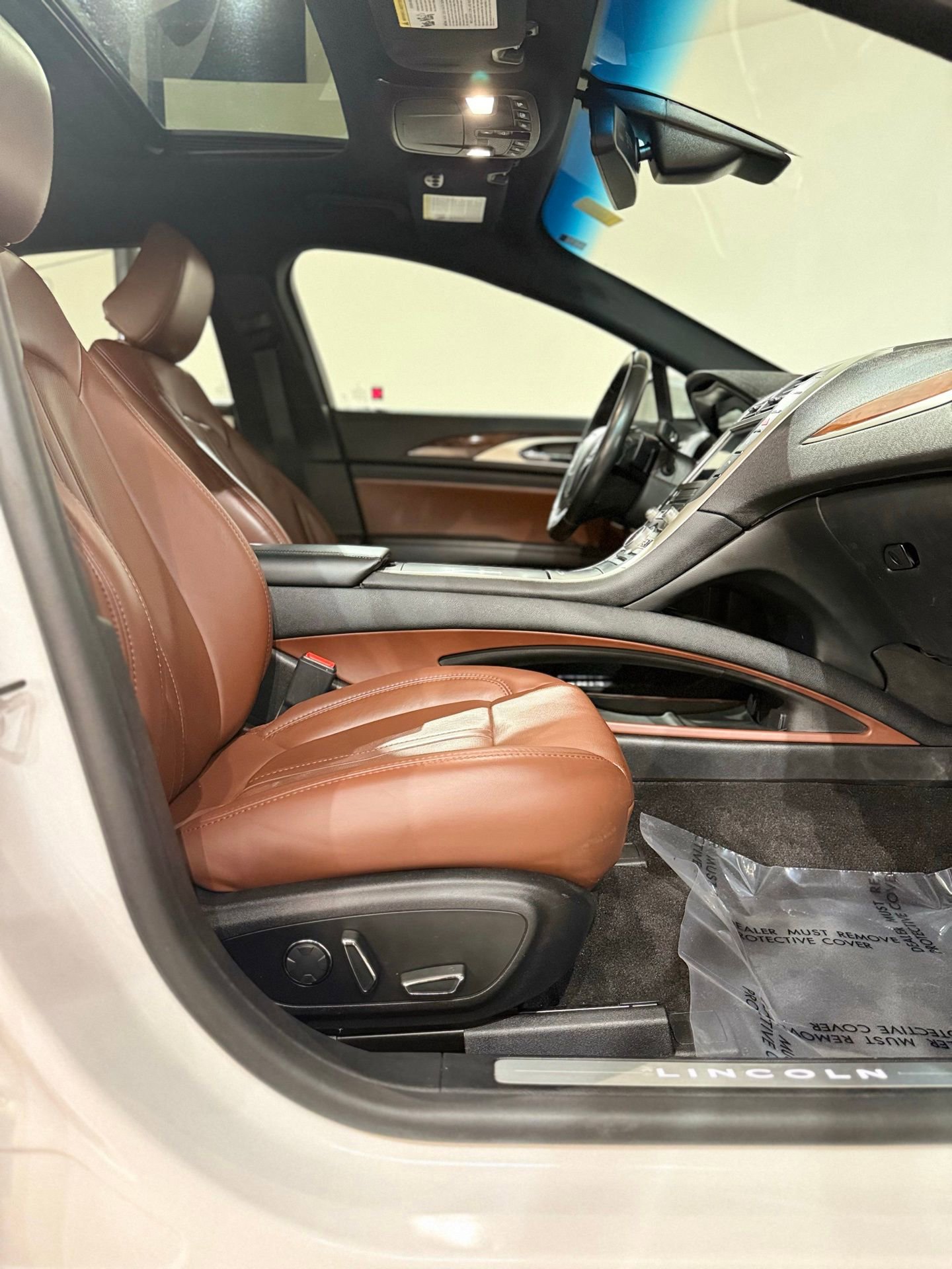 Used 2020 Lincoln MKZ Reserve w/ Monochromatic Package image 35