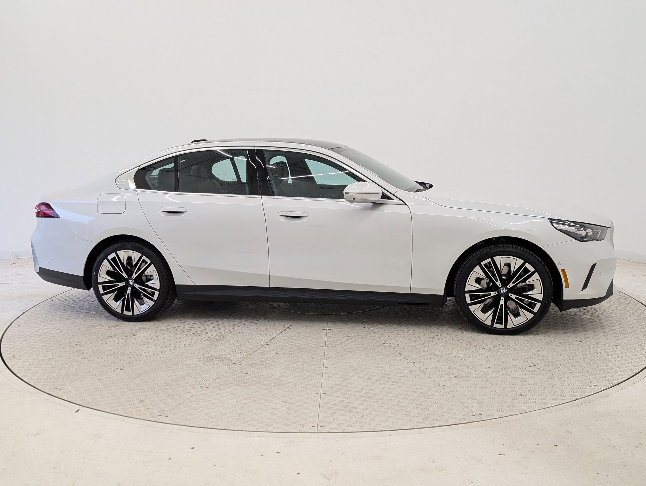 New 2026 BMW 530i xDrive image 8