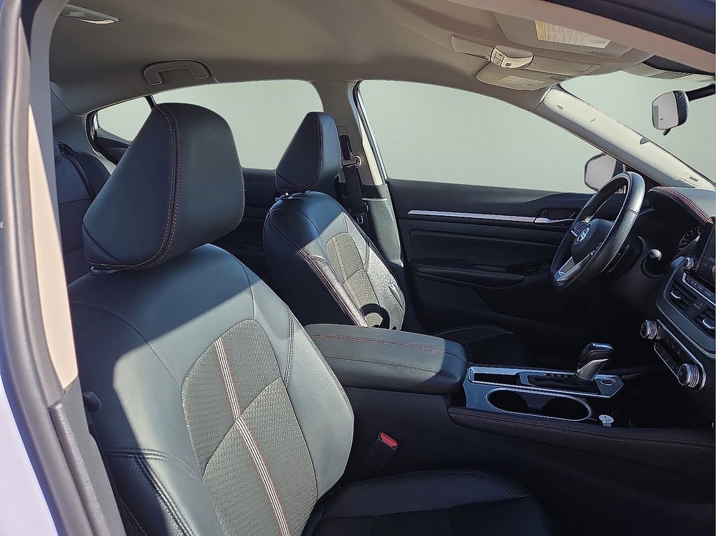 Used 2024 Nissan Altima 2.5 SR image 14