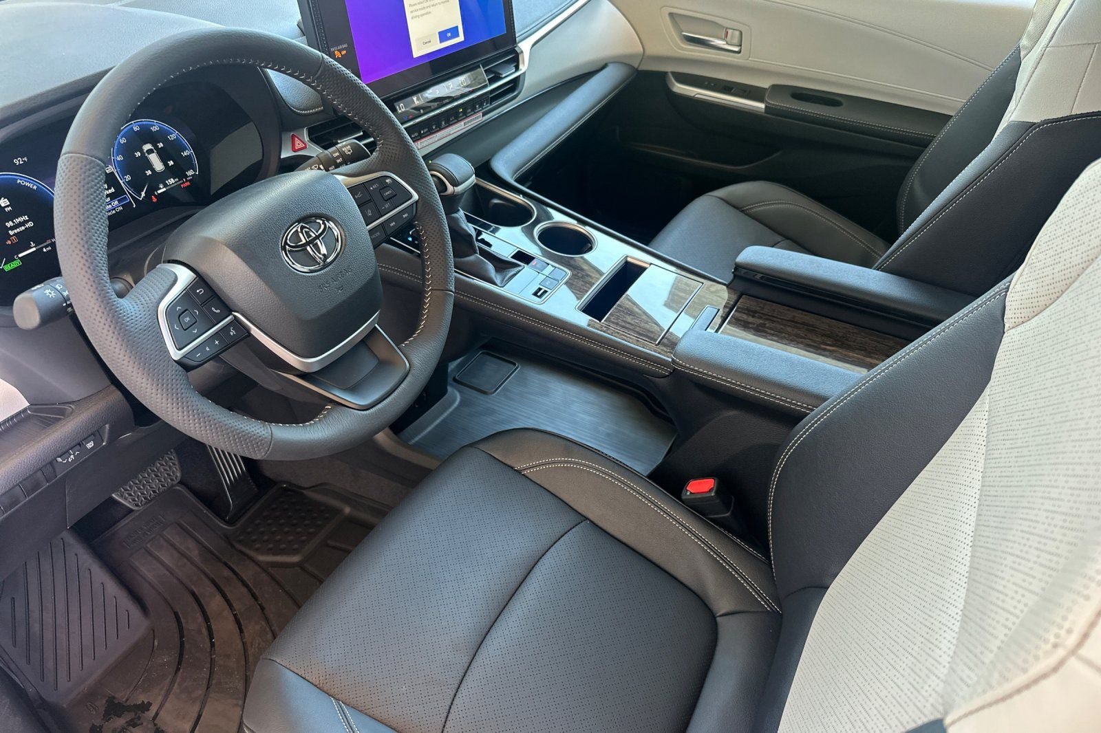 New 2026 Toyota Sienna Limited FWD image 11