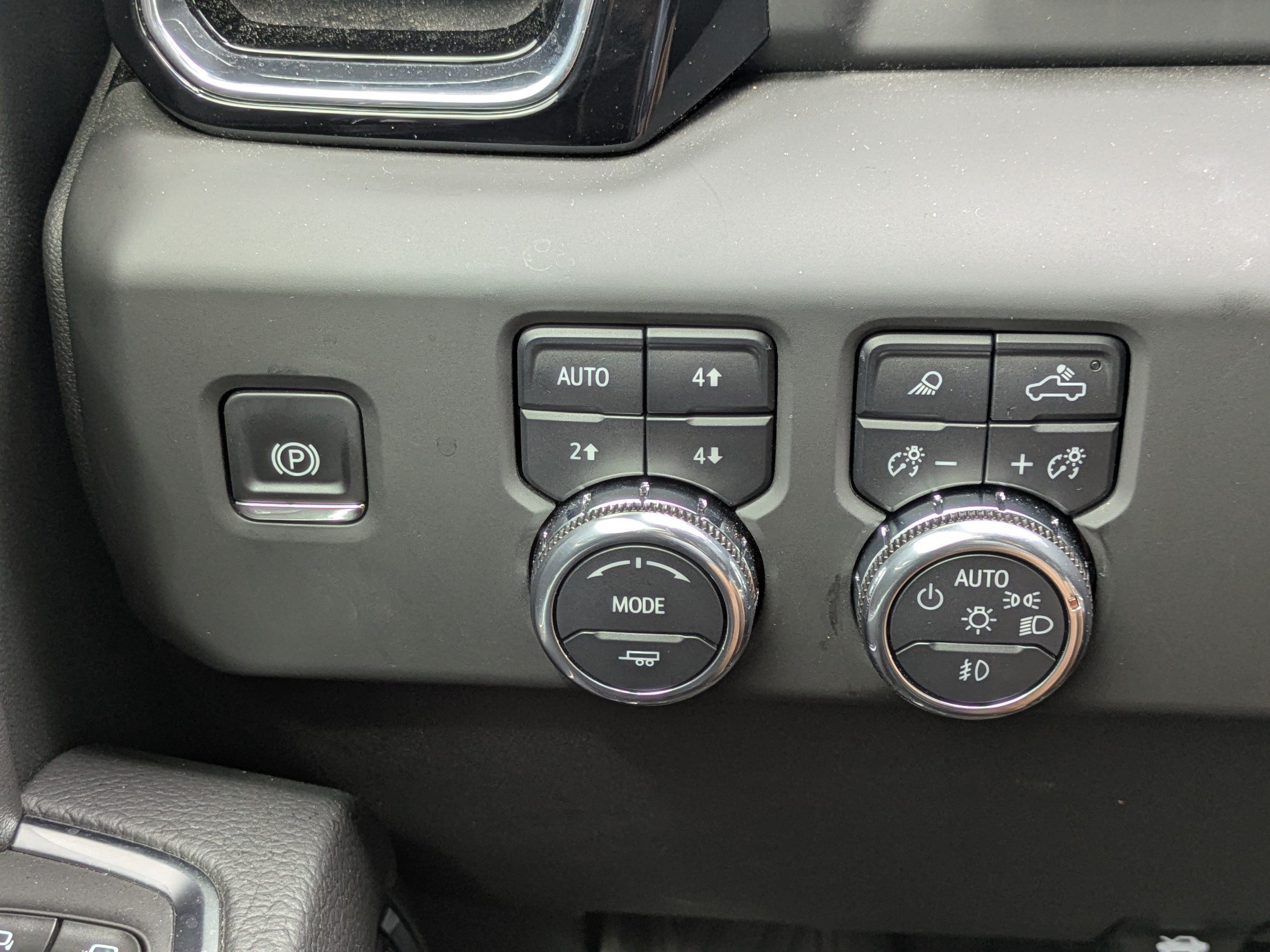 Used 2025 GMC Sierra 2500 Denali w/ Technology Package AWD/4WD image 21