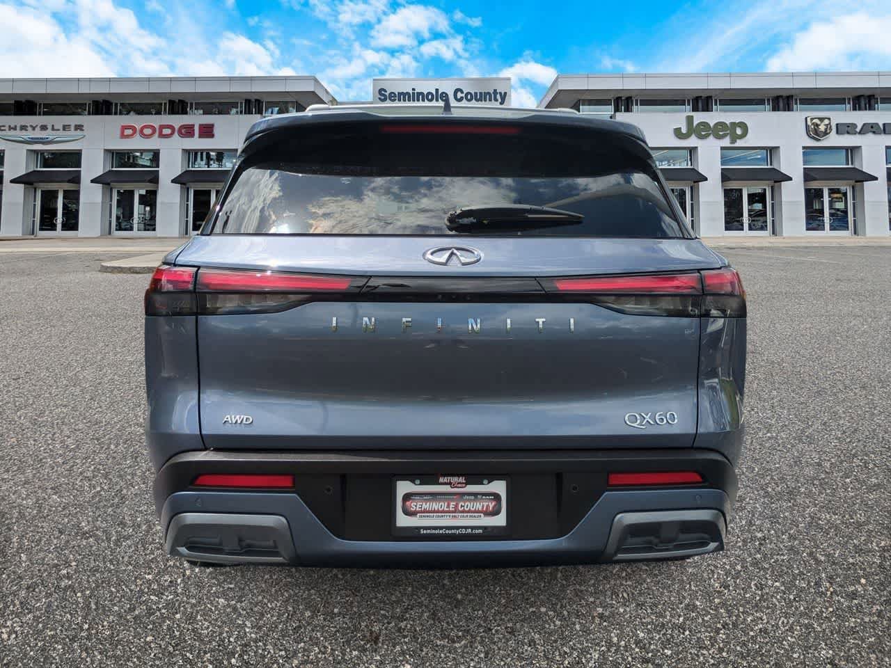 Used 2025 INFINITI QX60 Sensory AWD/4WD image 7