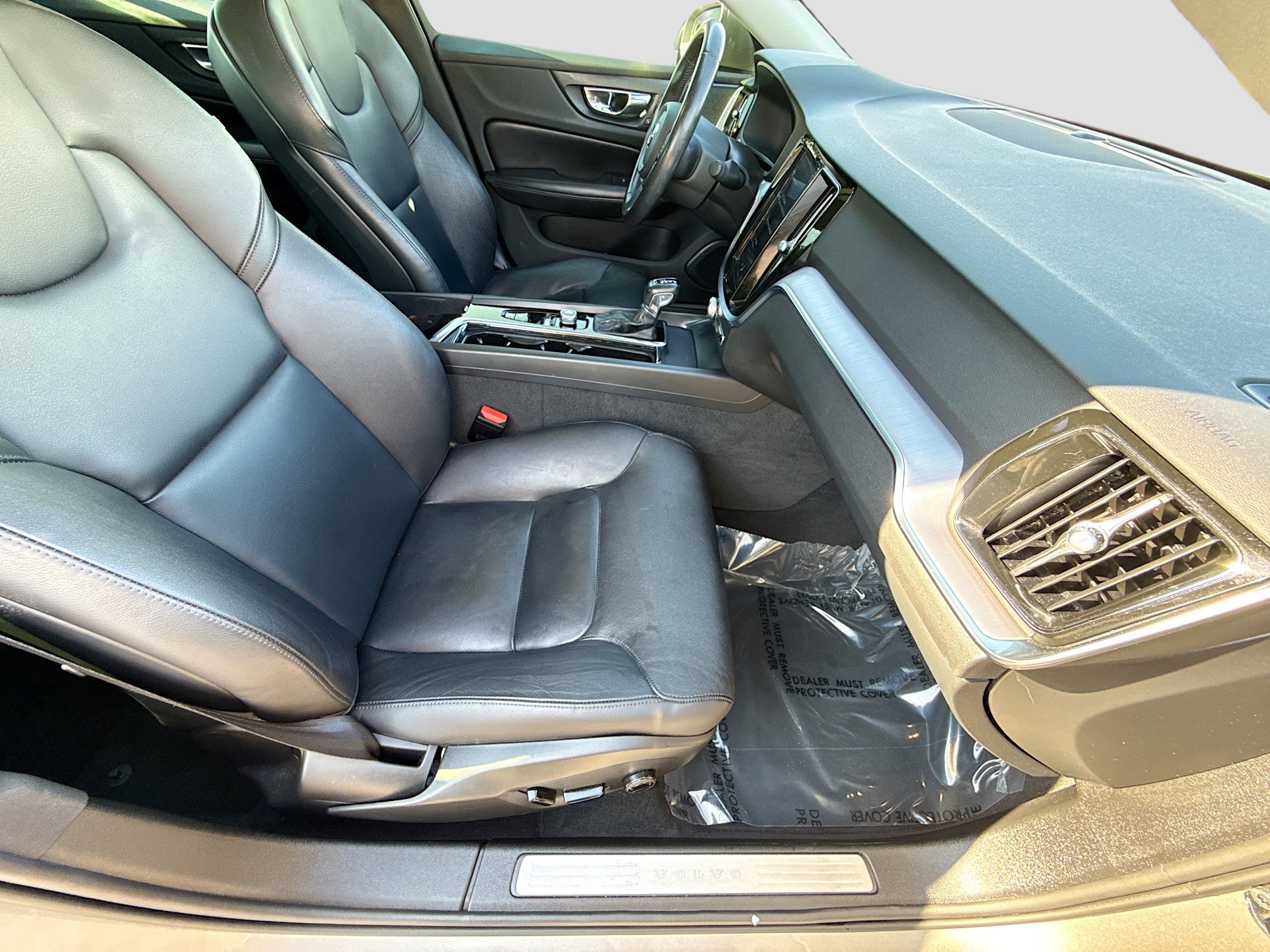 Used 2020 Volvo S60 T6 Momentum image 15