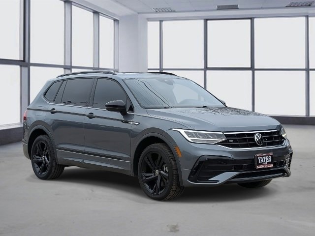 Used 2023 Volkswagen Tiguan SE R-Line image 3