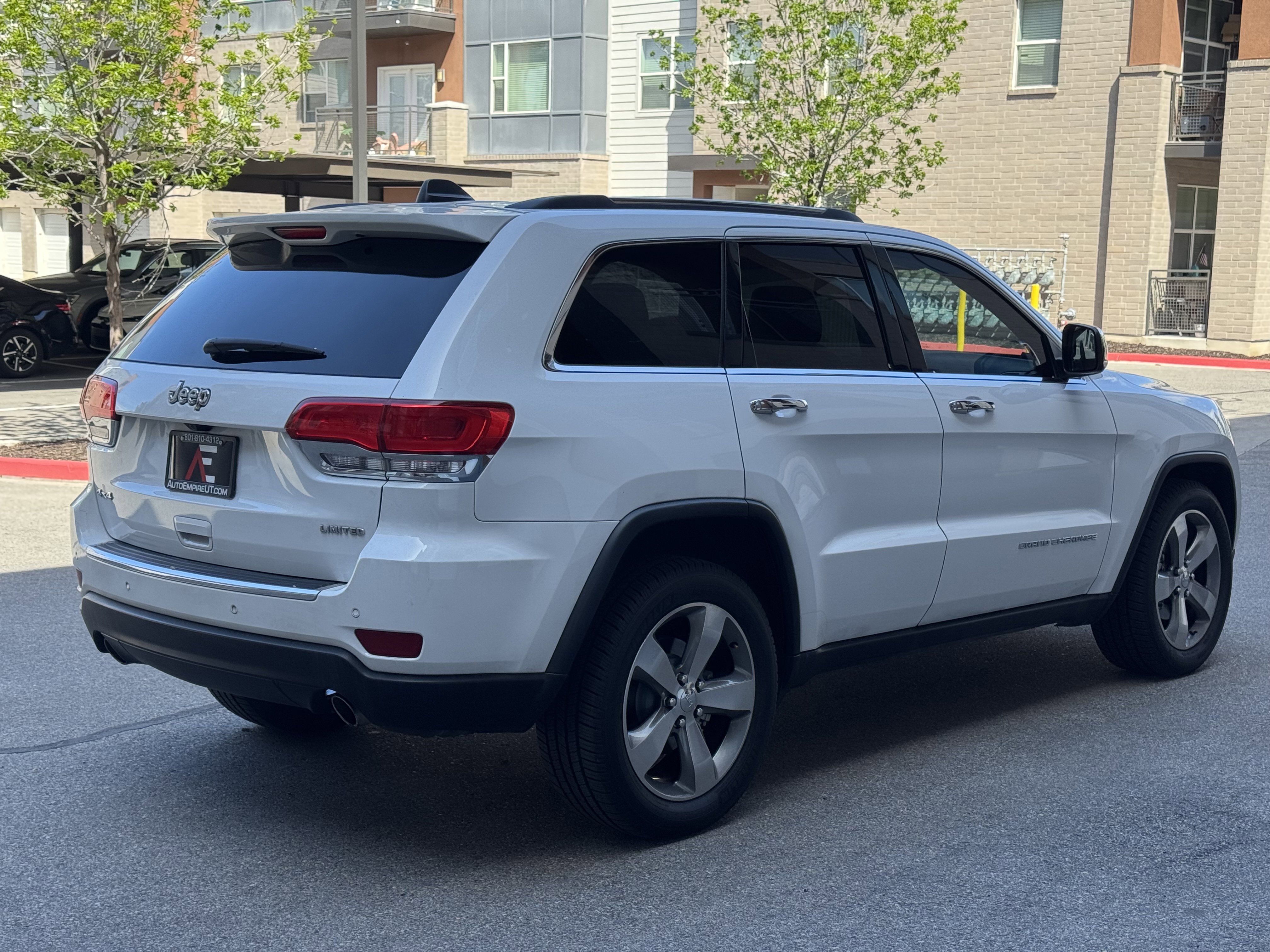 Used 2014 Jeep Grand Cherokee Limited image 7