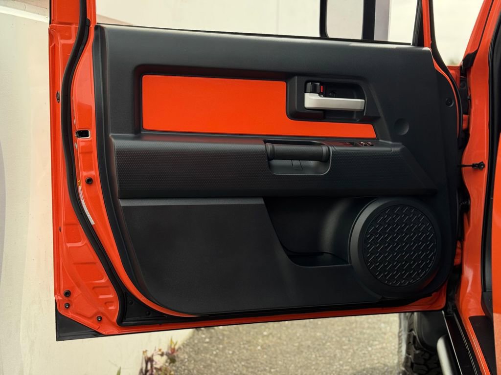 Used 2014 Toyota FJ Cruiser 4WD w/ Convenience Package image 10