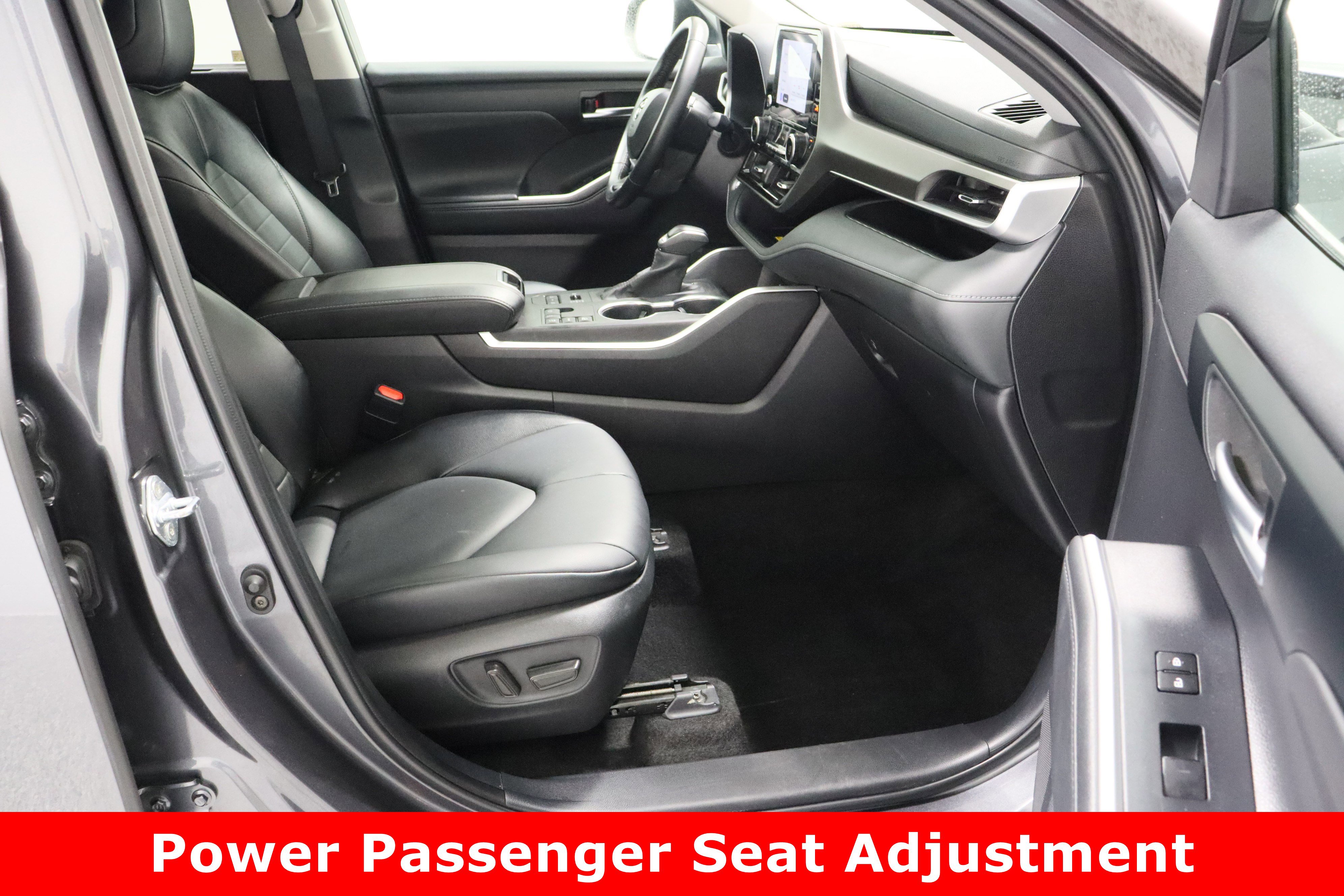 Certified 2025 Toyota Highlander XLE image 41