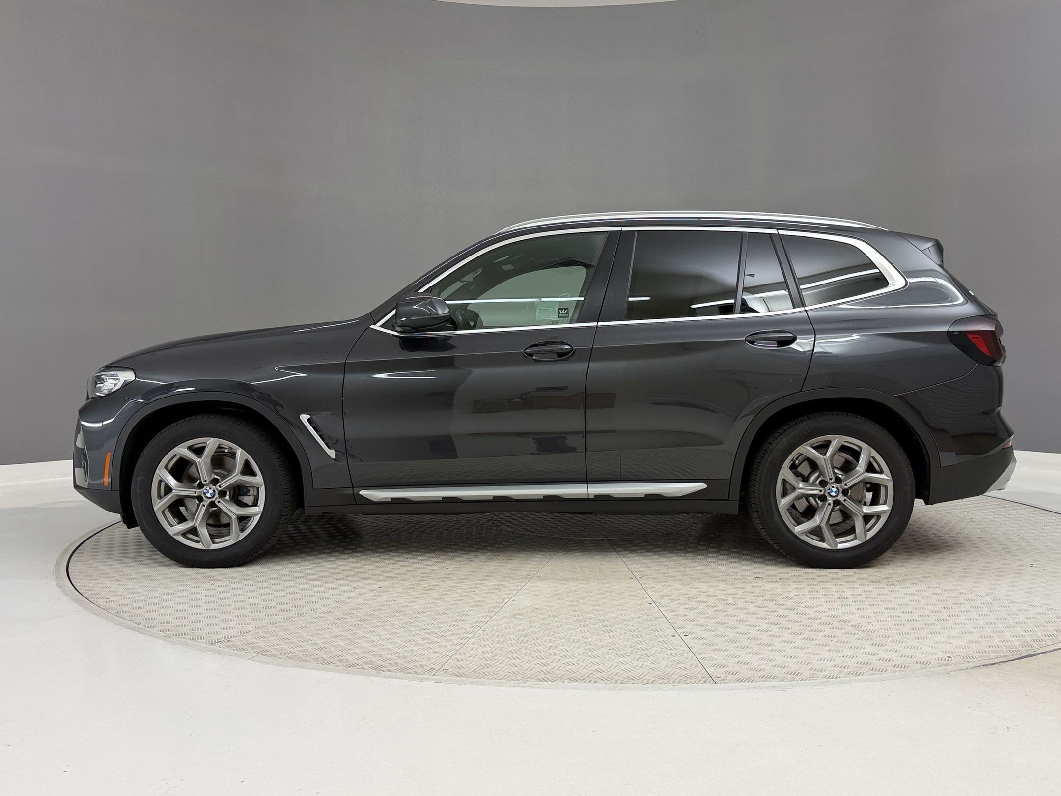 Used 2022 BMW X3 xDrive30i w/ Convenience Package AWD/4WD image 2