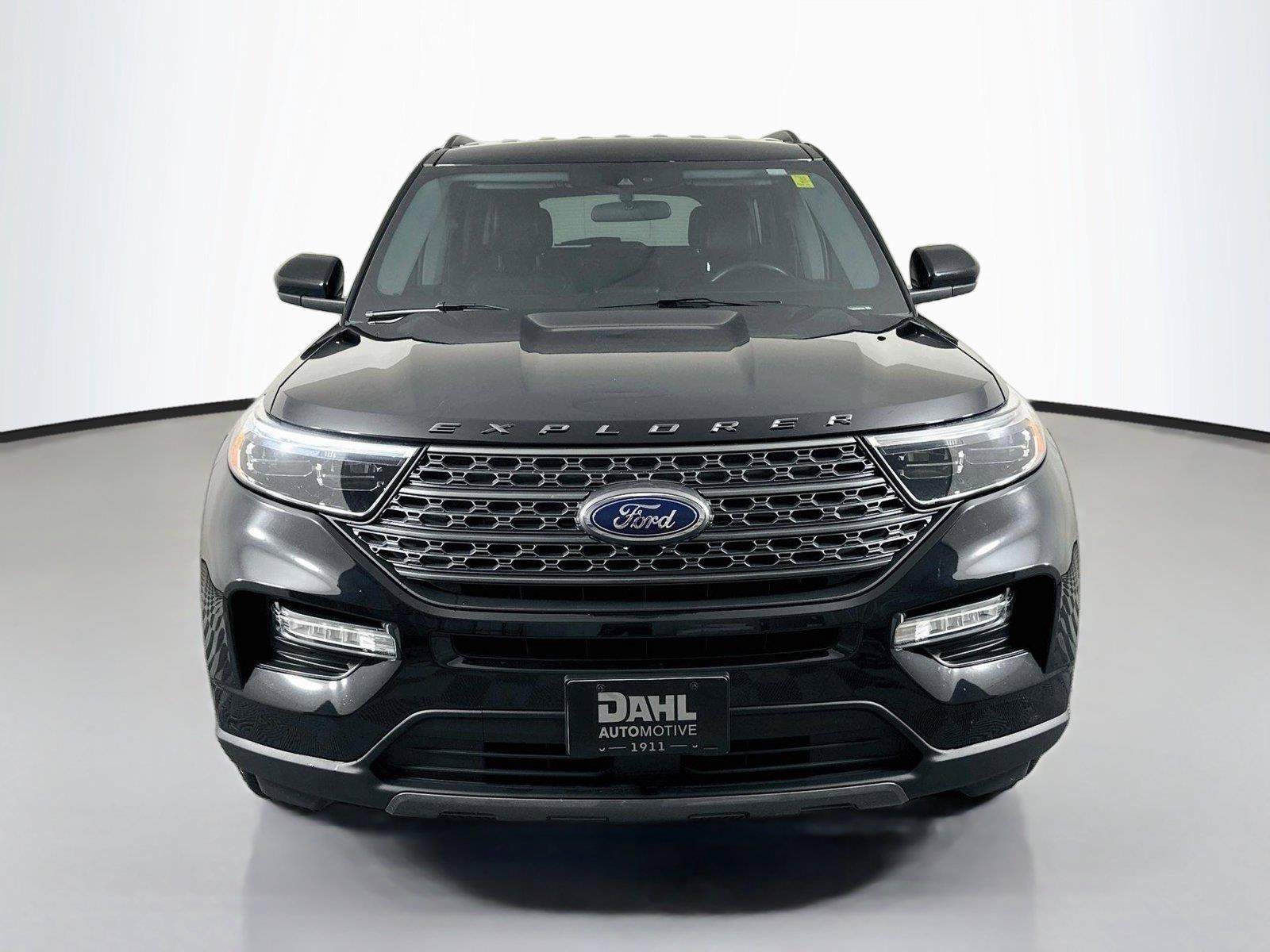 Used 2023 Ford Explorer XLT w/ Equipment Group 202A AWD/4WD image 3