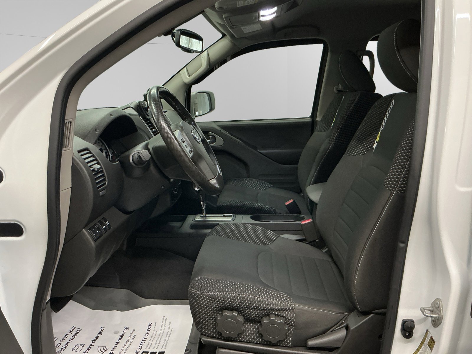 Used 2019 Nissan Frontier PRO-4X AWD/4WD image 9