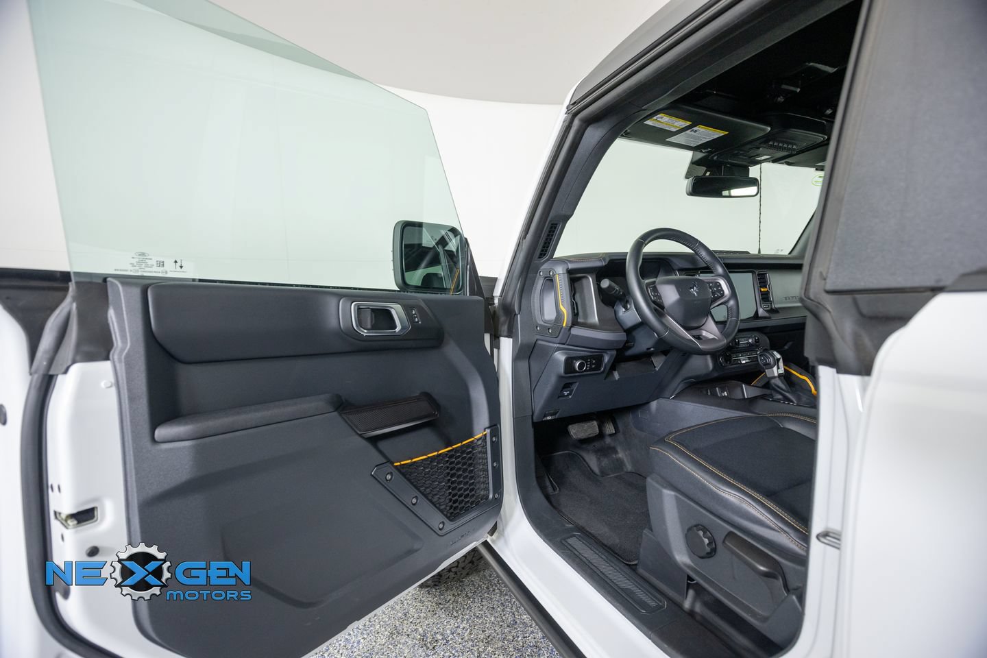 Used 2024 Ford Bronco Badlands AWD/4WD image 9