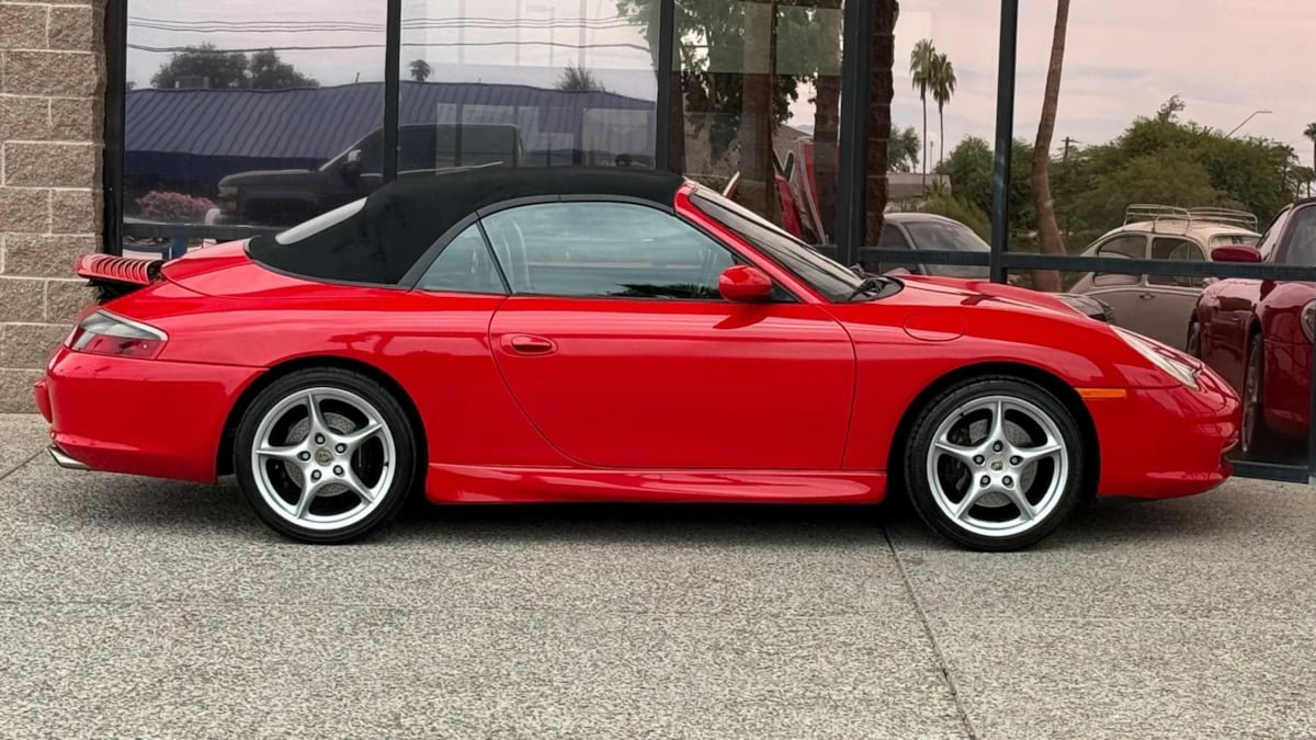 Used 2002 Porsche 911 Carrera 4 AWD/4WD image 19