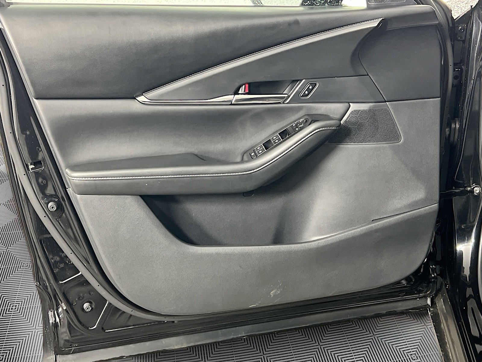 Used 2025 MAZDA CX-30 AWD 2.5 S w/ Preferred Package image 18