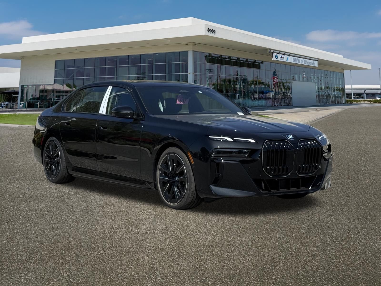 New 2026 BMW 750e xDrive w/ Premium Package AWD/4WD image 2
