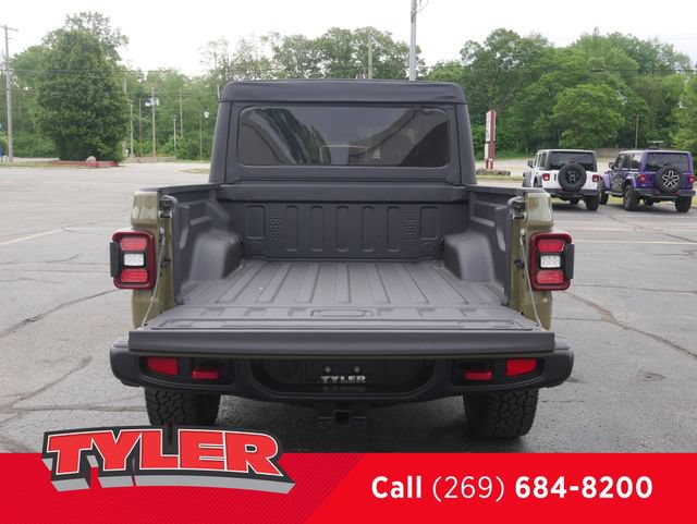 New 2026 Jeep Gladiator Rubicon w/ Steel Power Dome Hood Package AWD/4WD image 19