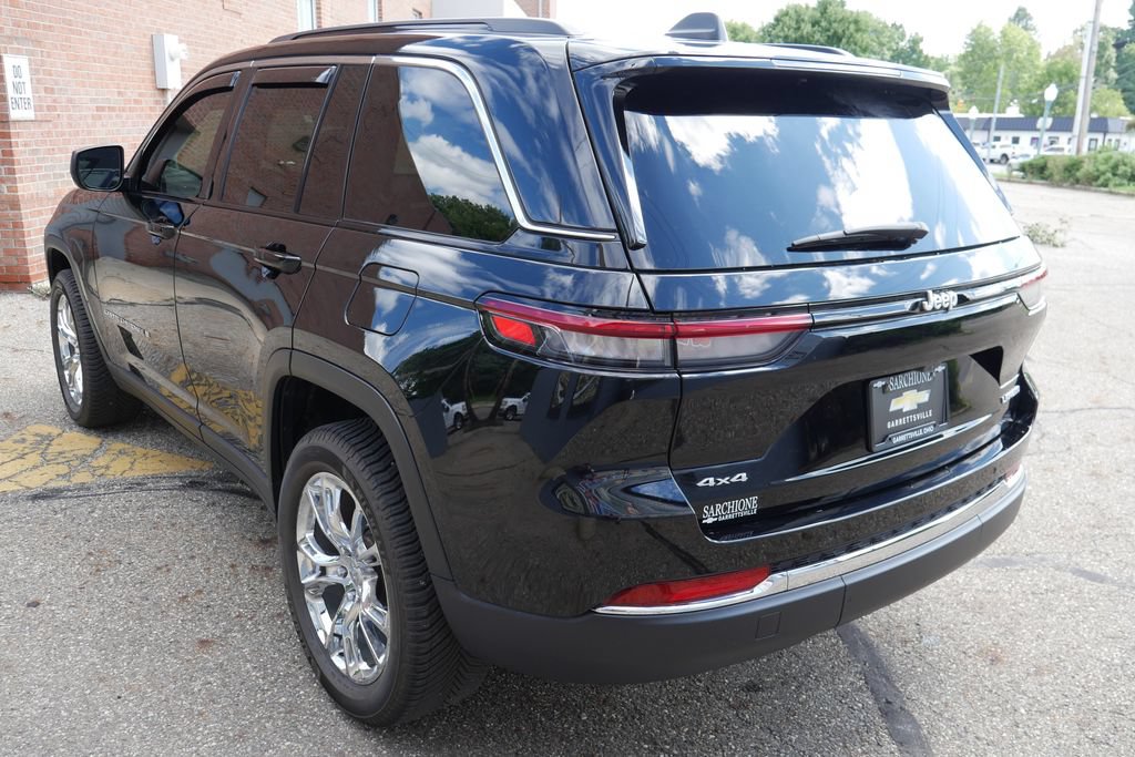 Used 2025 Jeep Grand Cherokee Laredo X w/ Luxury Tech Group I AWD/4WD image 5