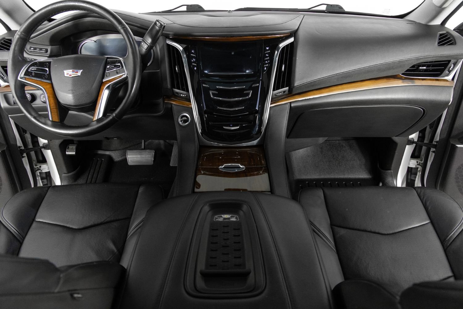 Used 2016 Cadillac Escalade Luxury image 38