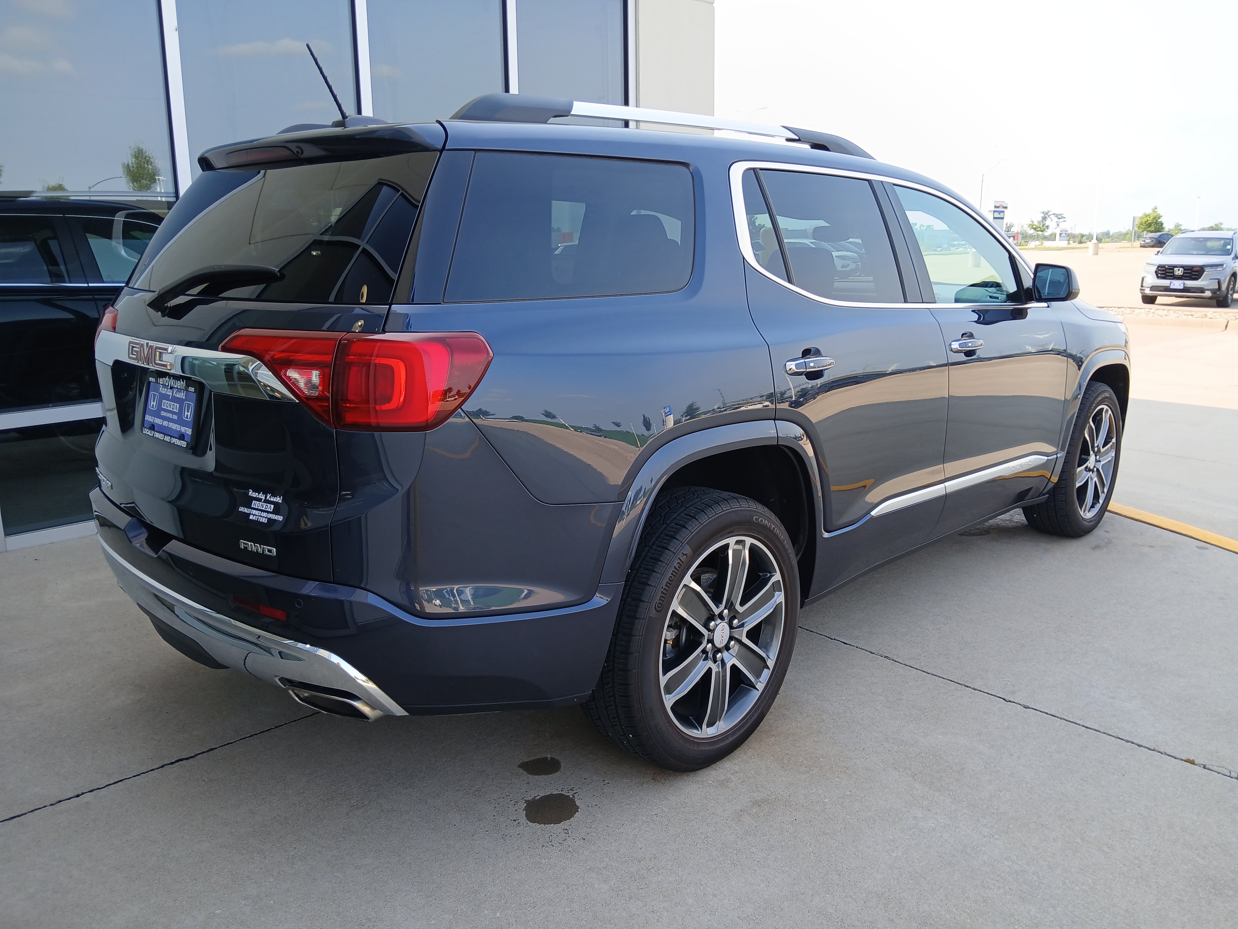 Used 2019 GMC Acadia Denali w/ Technology Package AWD/4WD image 7