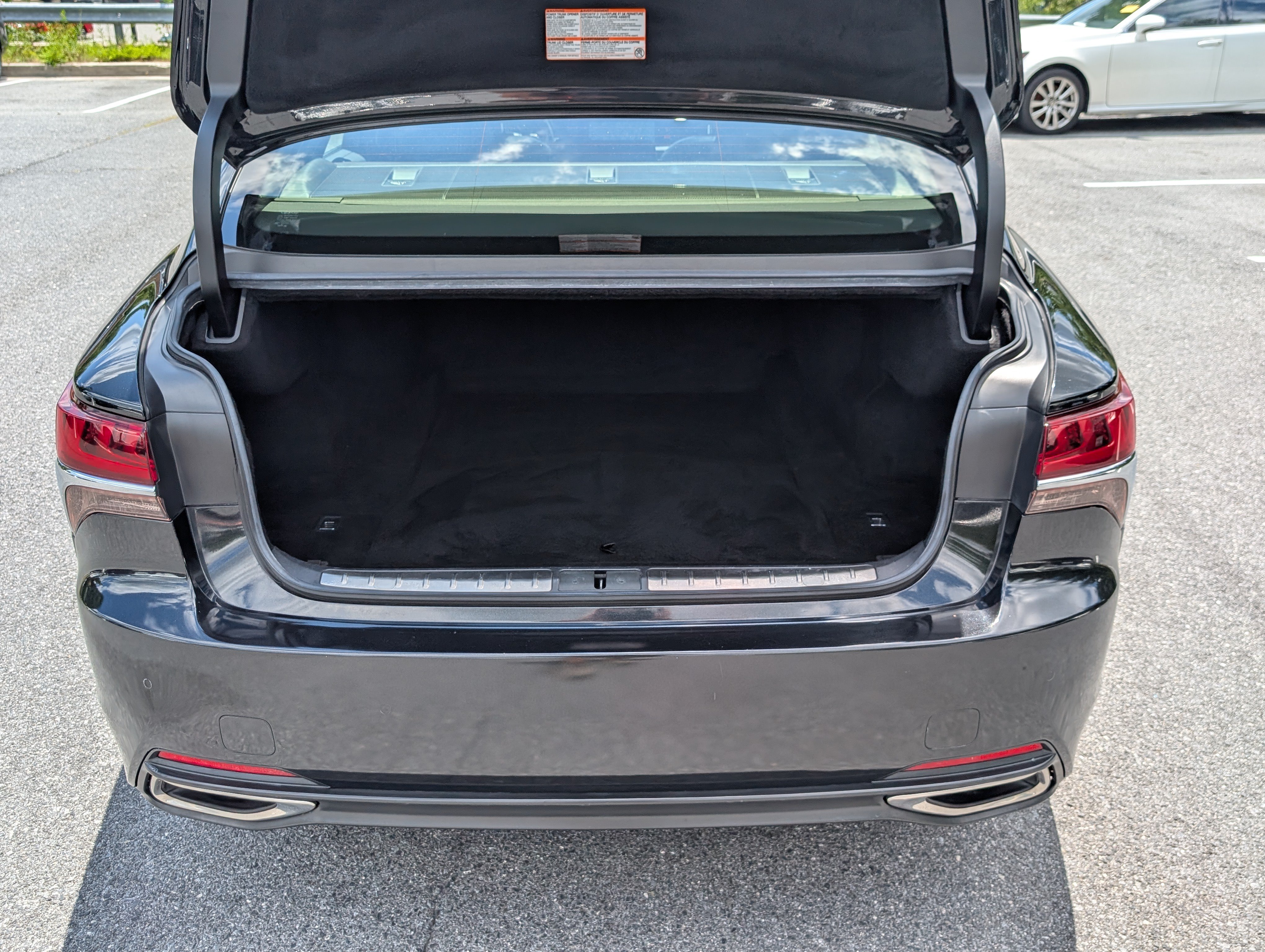 Used 2018 Lexus LS 500 AWD w/ Accessory Package (Z2) image 13