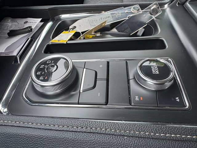 Used 2024 Ford Expedition XLT AWD/4WD image 30