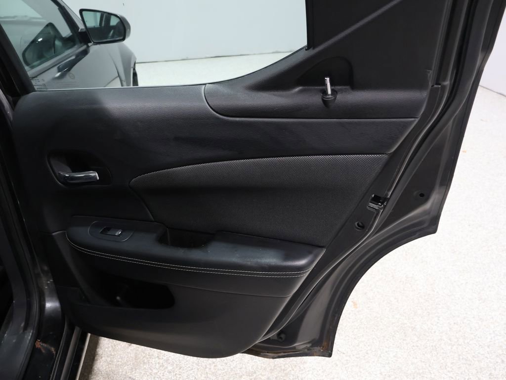 Used 2010 Dodge Avenger R/T image 21