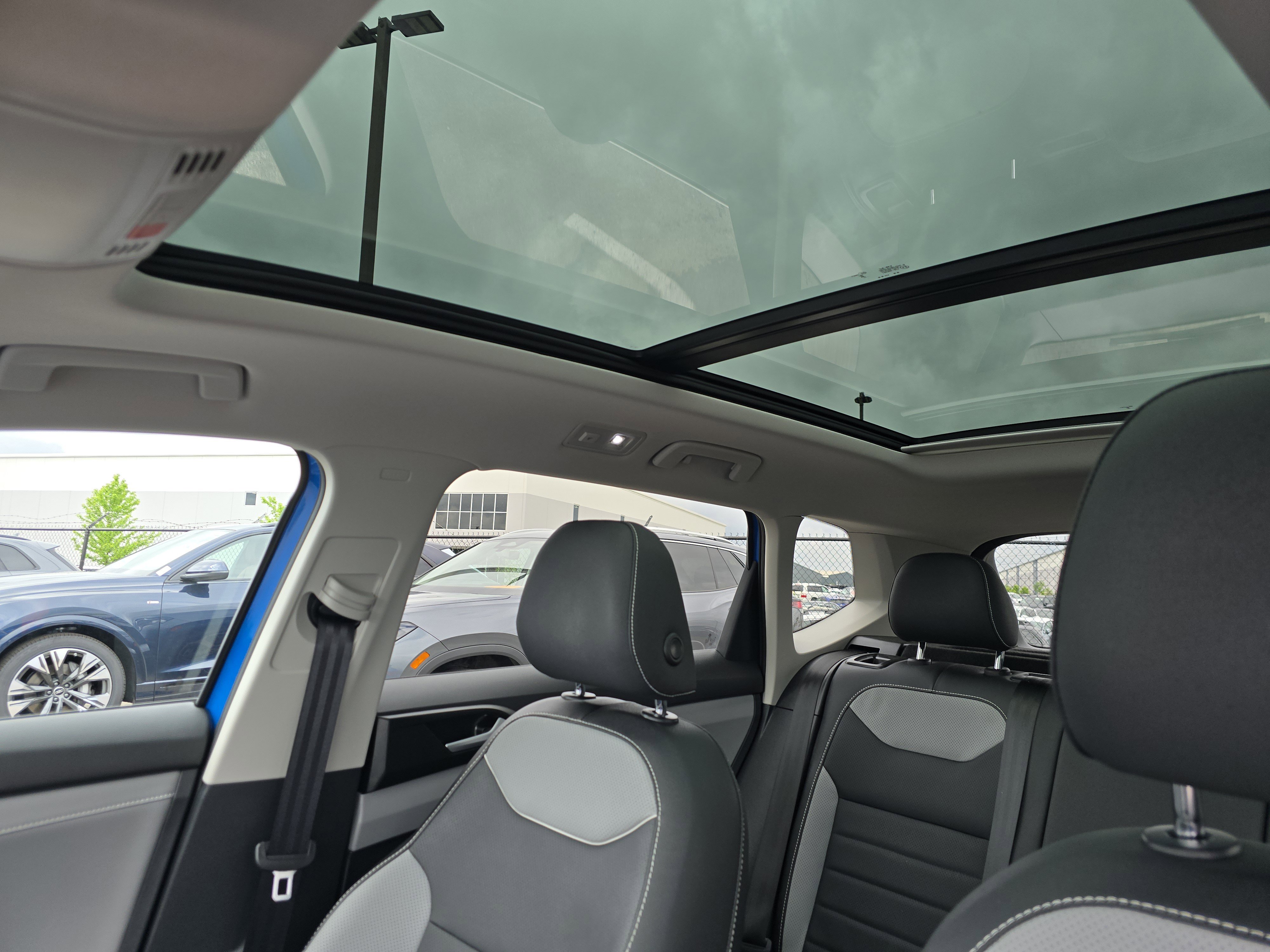 Certified 2023 Volkswagen Taos SEL AWD/4WD image 9