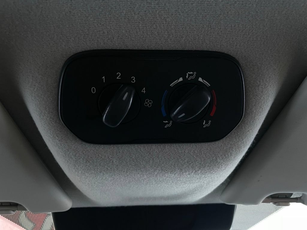 Used 2018 Ford Transit 150 XLT RWD image 50