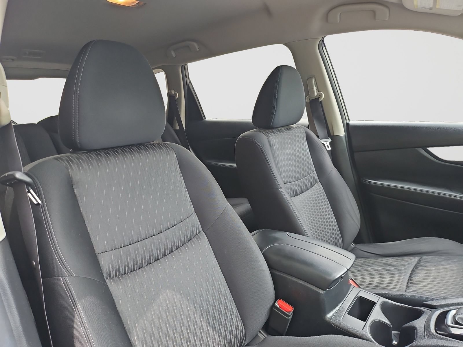 Used 2020 Nissan Rogue S FWD image 17
