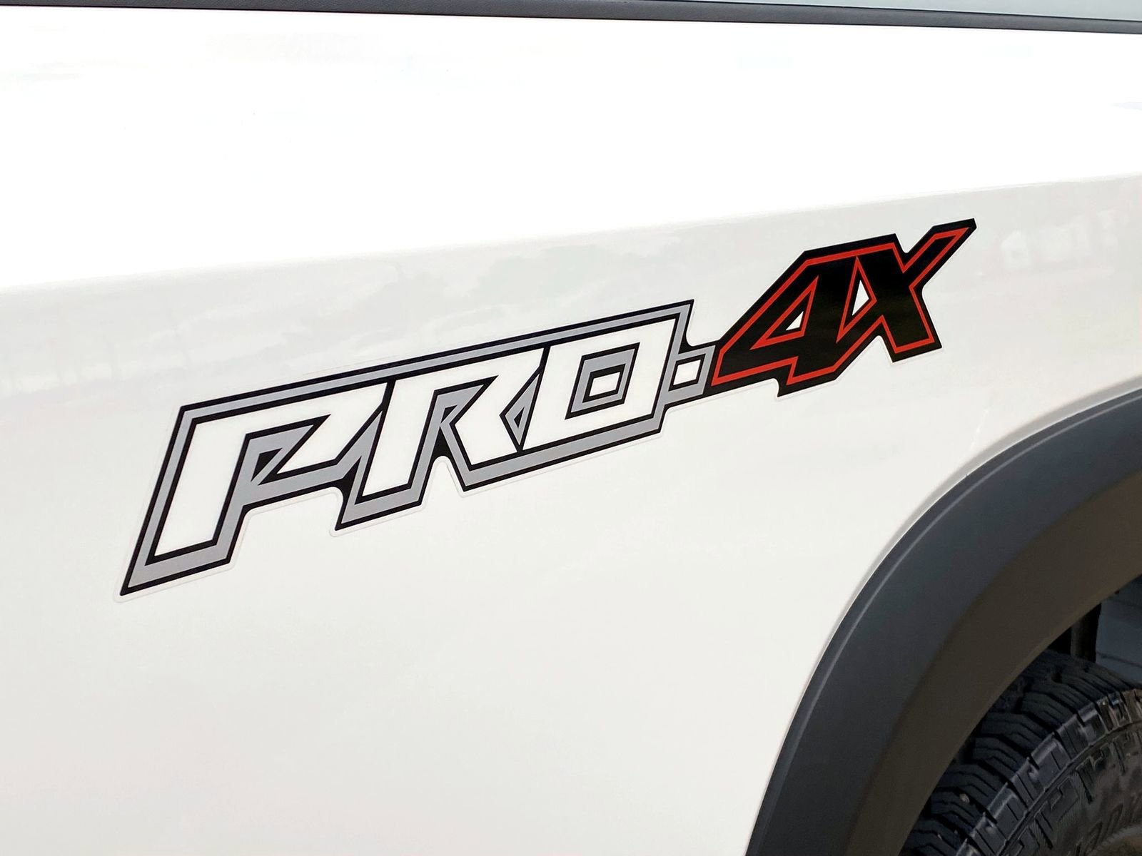 Used 2024 Nissan Frontier PRO-4X w/ Off-Road Protection Package image 11