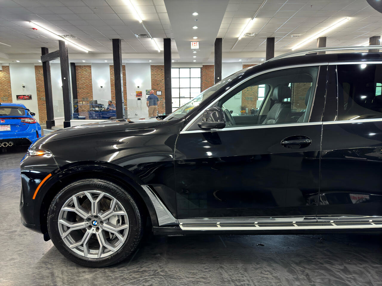 Used 2023 BMW X7 xDrive40i w/ Premium Package image 22