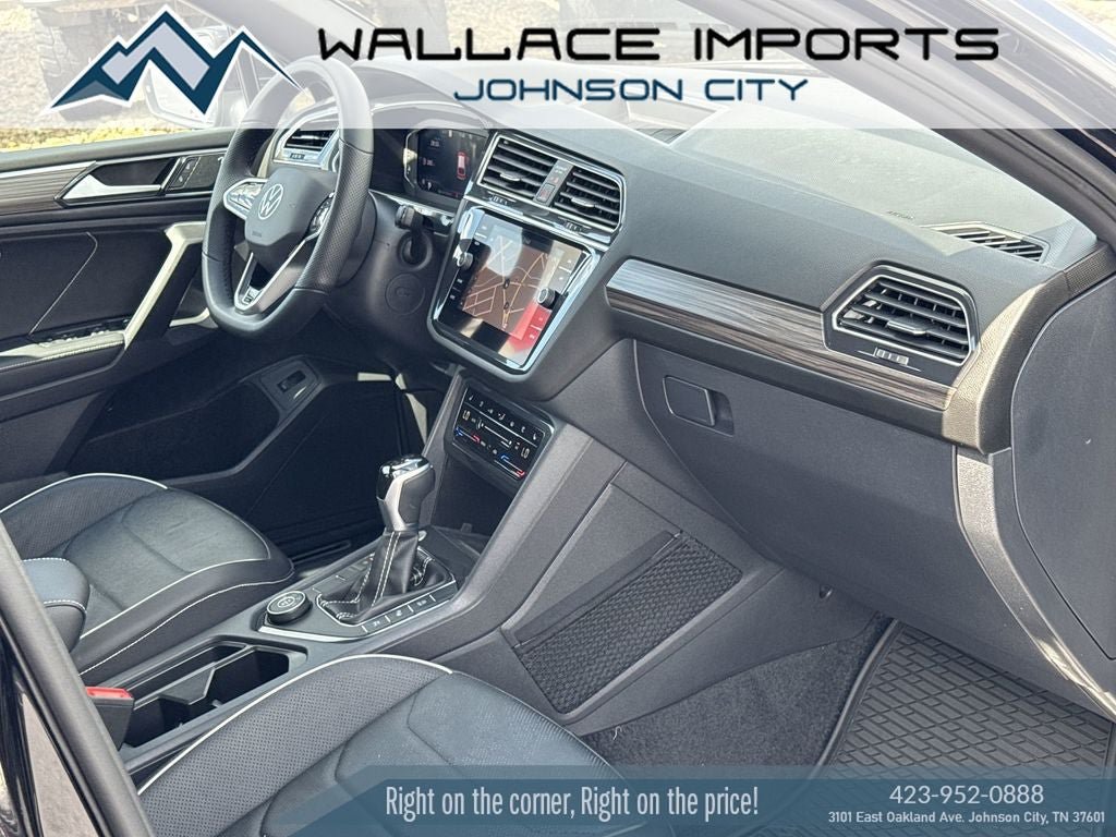Certified 2024 Volkswagen Tiguan SEL R-Line AWD/4WD image 39