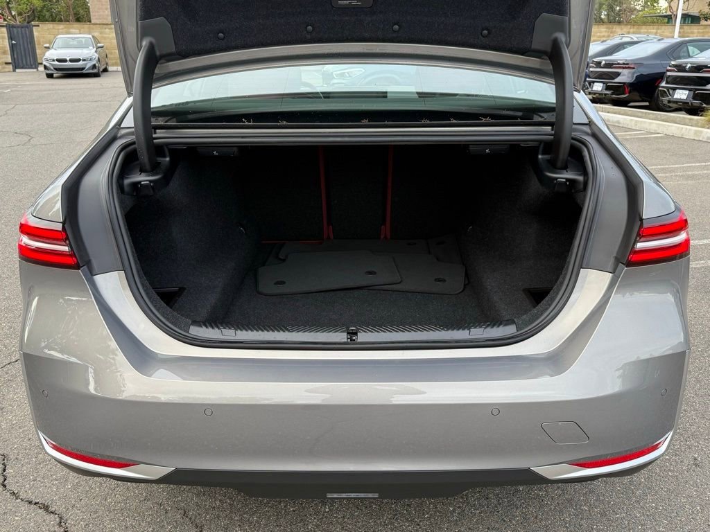 Used 2025 BMW 530i image 15