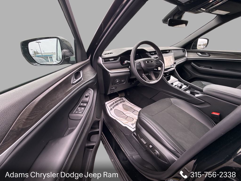 New 2026 Jeep Grand Cherokee Altitude AWD/4WD image 11