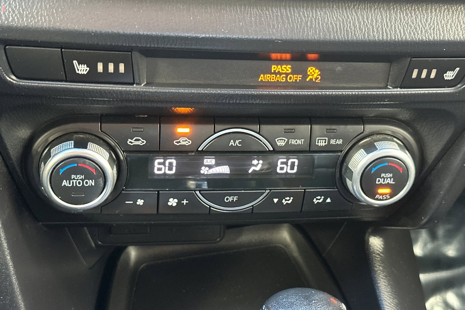 Used 2017 MAZDA MAZDA3 Touring image 21