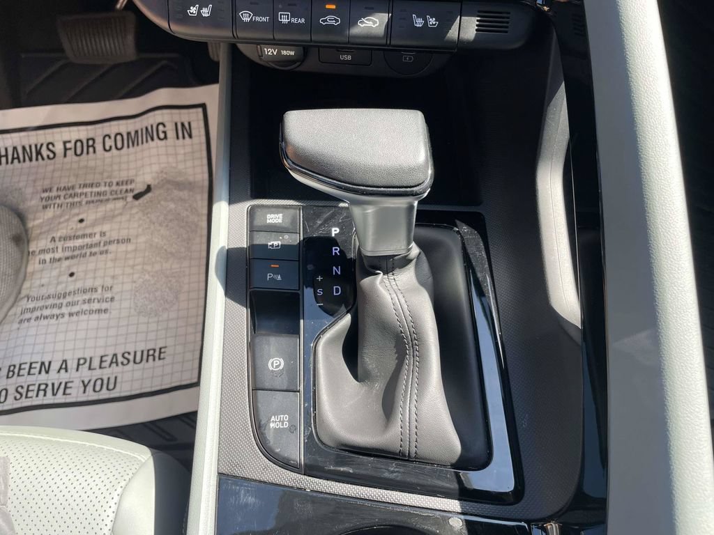 Used 2024 Hyundai Elantra Limited FWD image 17