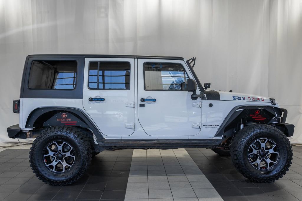 Used 2015 Jeep Wrangler Unlimited Rubicon w/ Connectivity Group image 3