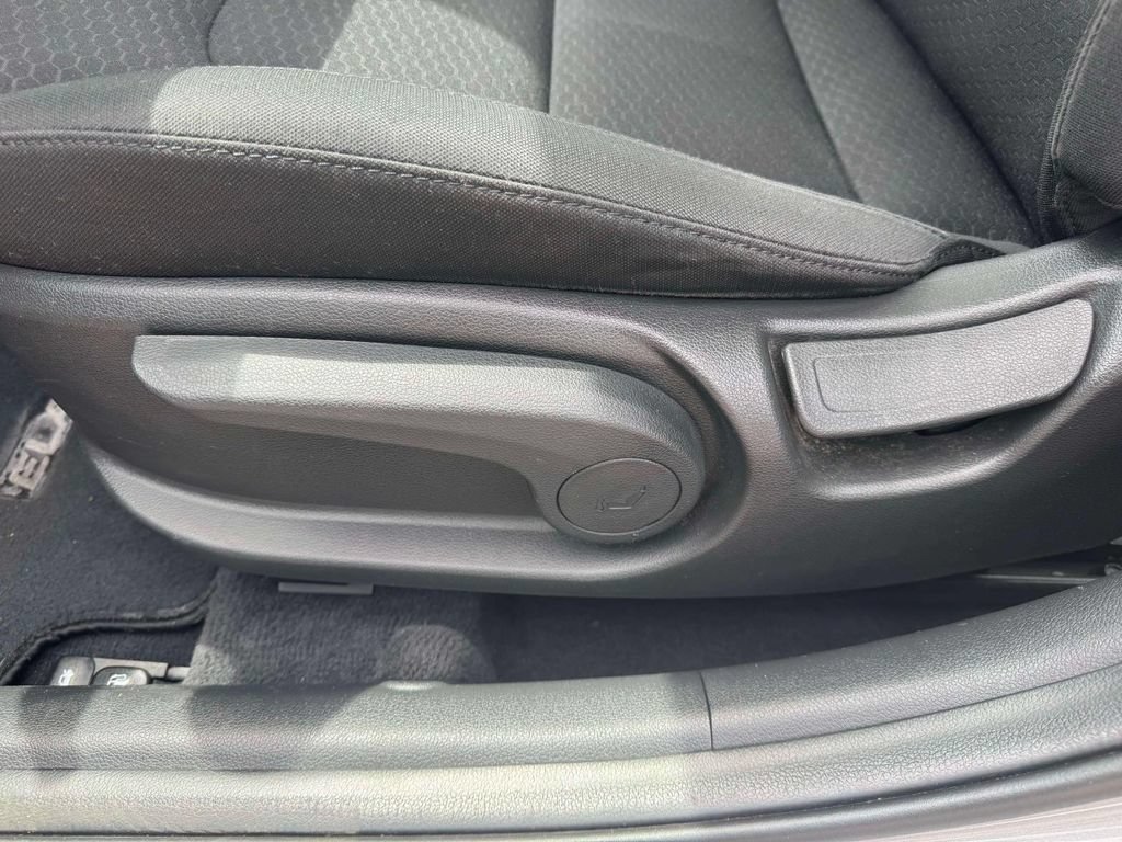 Used 2020 Hyundai Elantra Value Edition w/ Cargo Package (C1) FWD image 13
