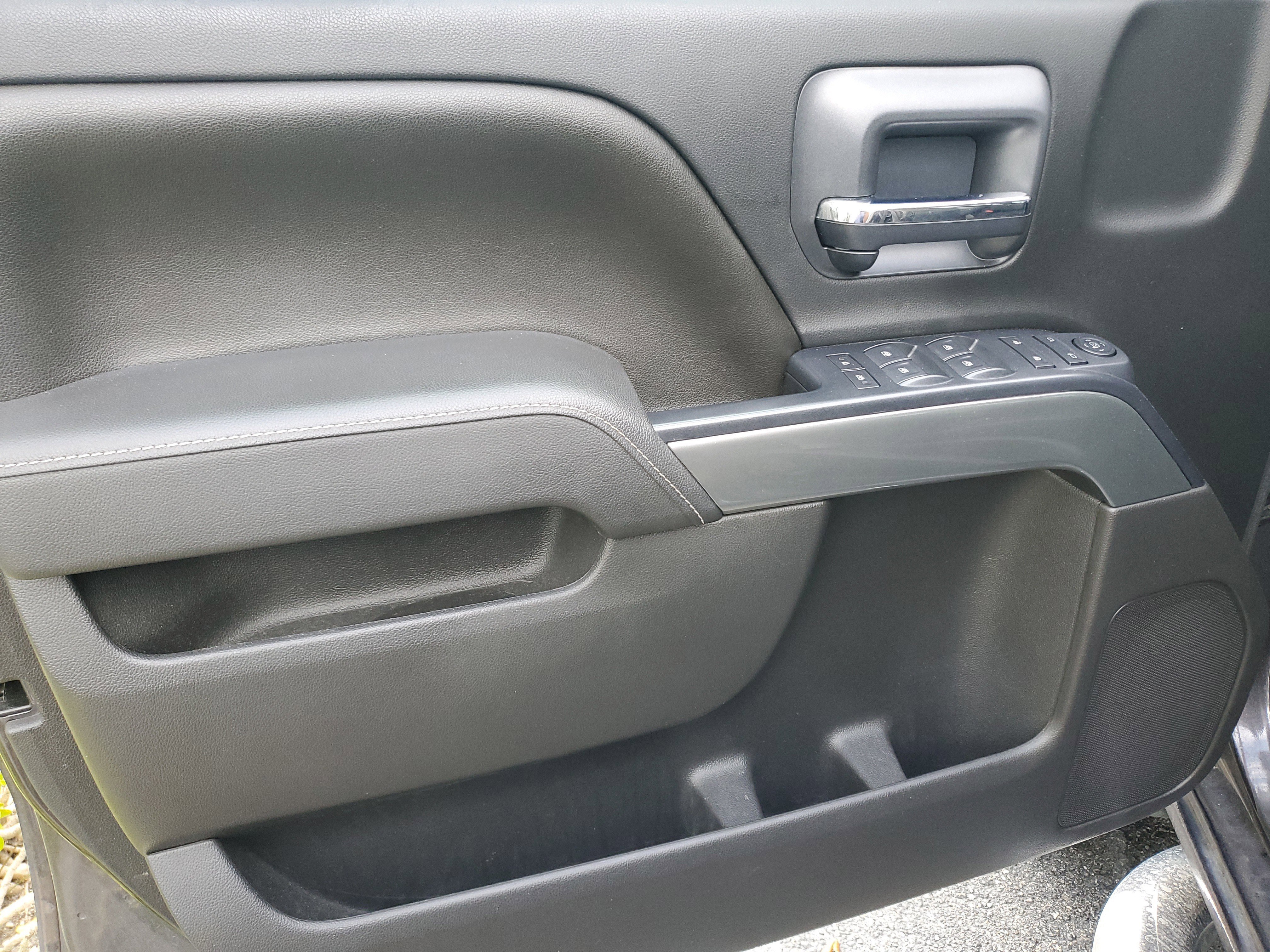 Used 2015 Chevrolet Silverado 2500 LT w/ LT Convenience Package image 6